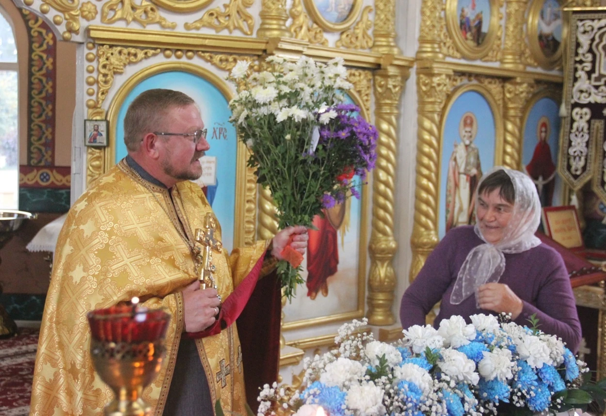 Парафіяни привітали о.Ореста із 20-річчям священницького служіння у Калинівці