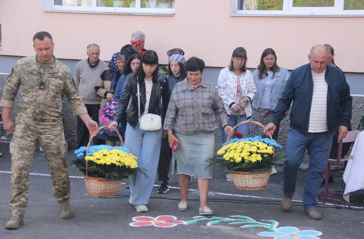 У Гущинцях увічнили пам’ять полеглого земляка