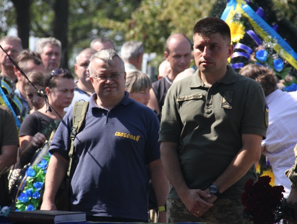 Андрій Мохник (ліворуч)