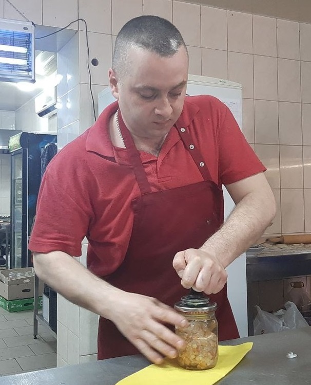 Шеф-кухар закладу Олександр Маковей