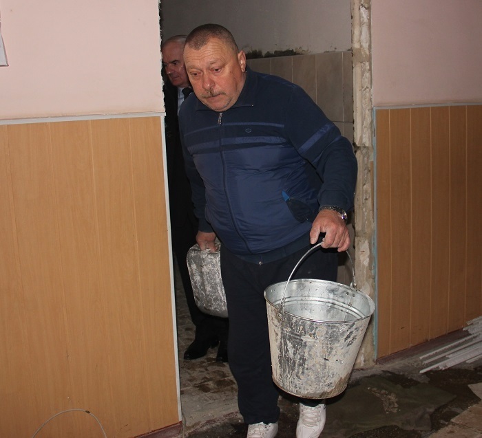 Фізична культура - це не тільки уроки, а й ремонт спортзалу