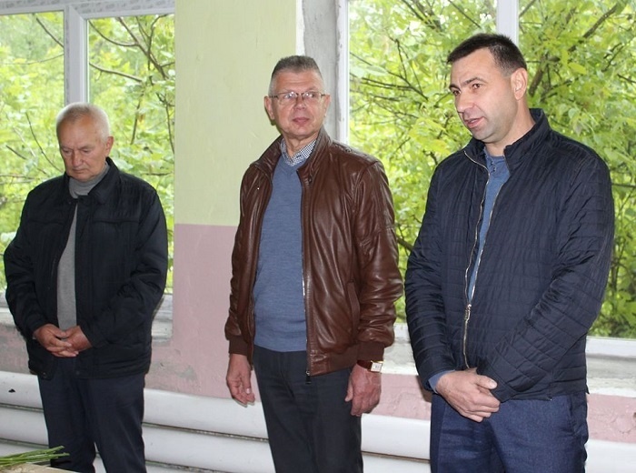 Новим начальником водоканалу призначили Олега Гилюка (праворуч)
