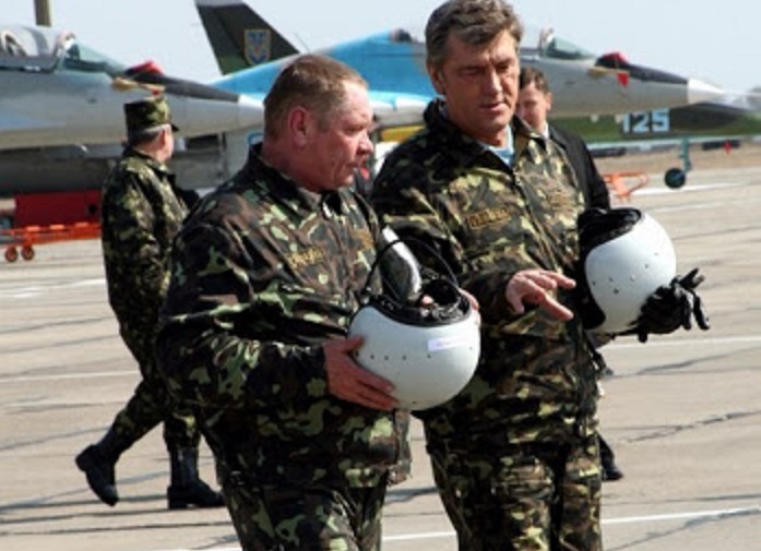 Василь НІкіфоров (ліворуч) та Віктор Ющенко, 2008 р.