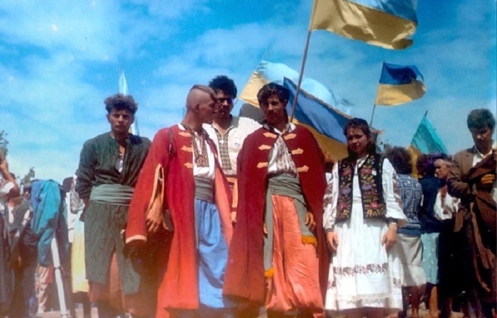 Ігор Лановий (крайній ліворуч)
