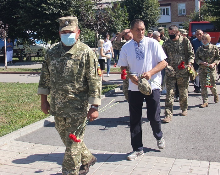 Анатолій Таранюк (ліворуч)