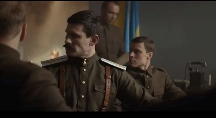 Ігор Гладченко (праворуч): кадр з фільму Крути 1918