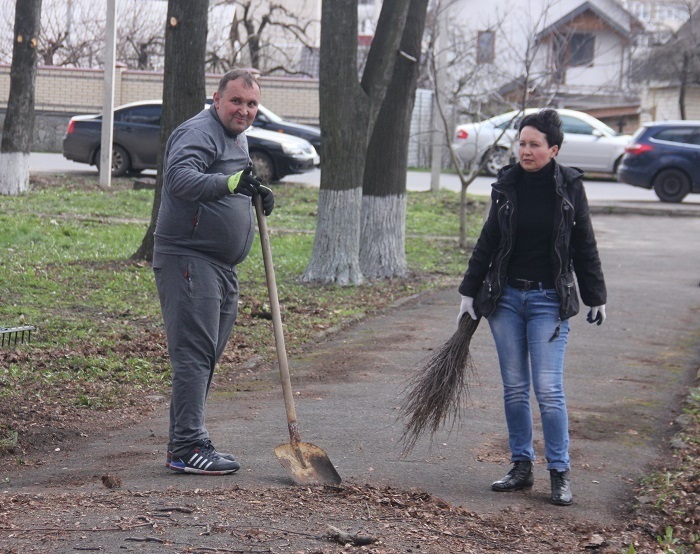 Заступник міського голови Віктор Кособуцький і працівниця міськради Жанна Квятківська