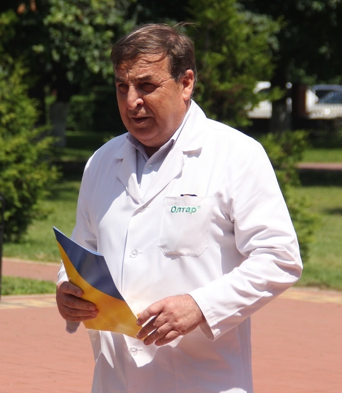 Лікар Юрій Бабенко
