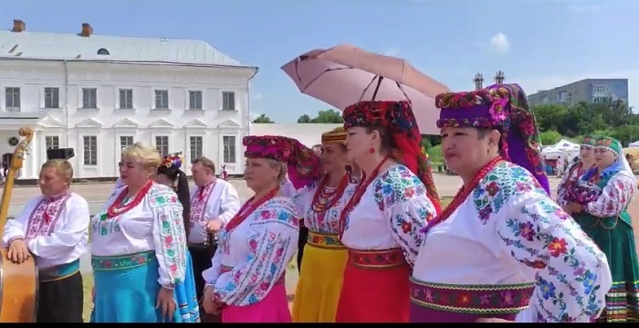 Ансамбль "Кумасеньки" брав участь у встановленні рекорду України