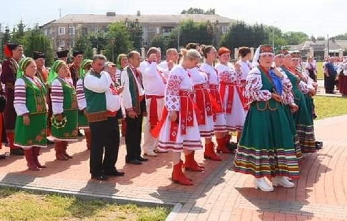 Ансамблі "Надбужани", "Рута м'ята" та "Співоча родина" готуються до встановлення рекорду України