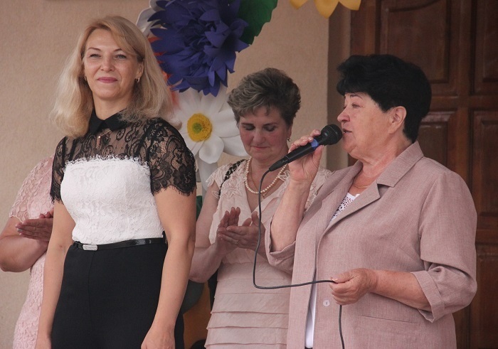 Світлана Гетьман (ліворуч) та Олена Ілуєва - теперішня та колишня директорки школи №2