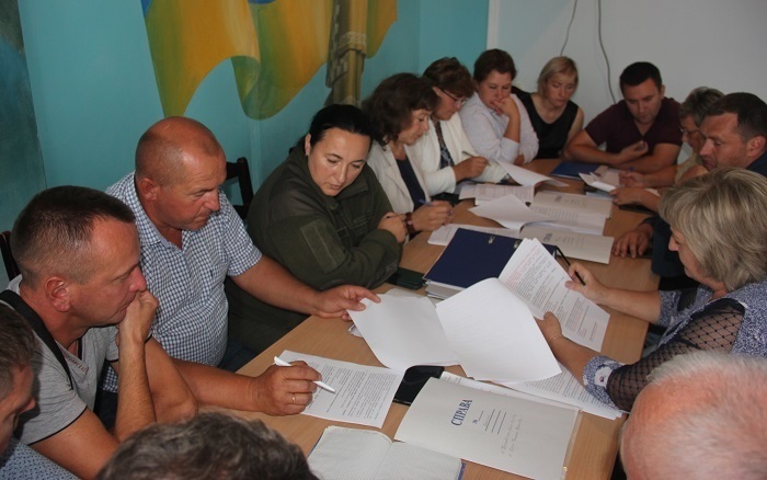 Конкурсна комісія перевіряє роботи конкурсантів