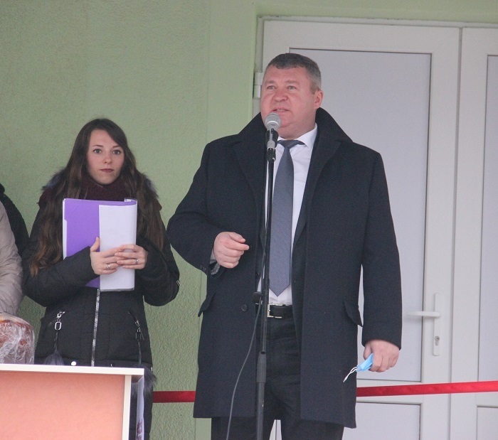 Голова Вінницької обласної ради Вячеслав Соколовий вітає мешканців Гущинець з відкриттям дитсадка