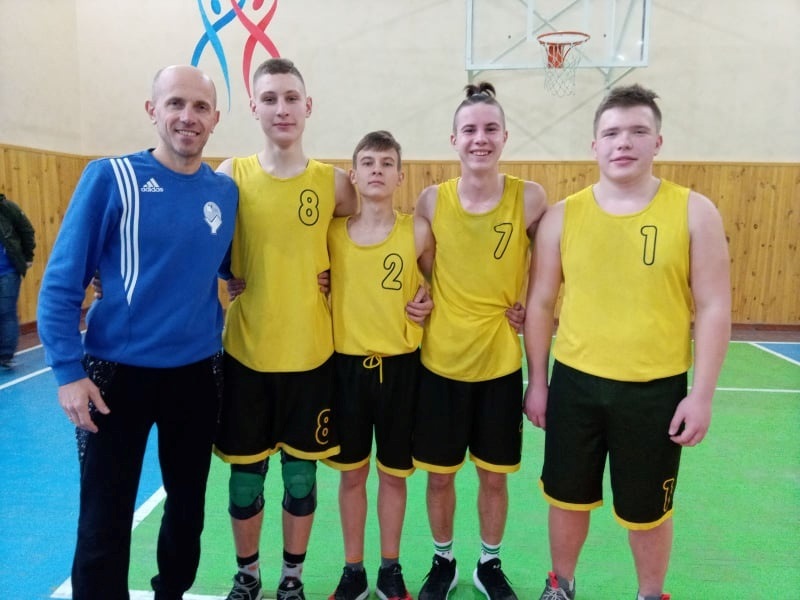 Учні ліцею №2 м.Калинівки.