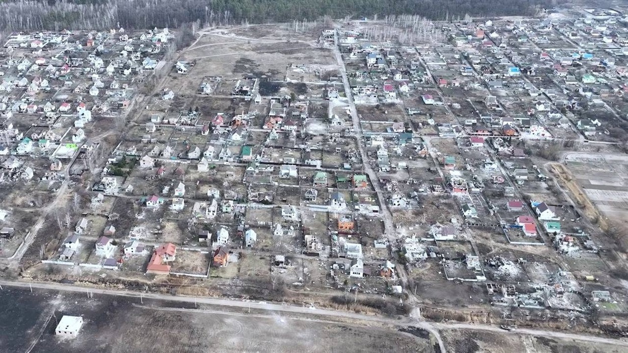 Такий вигляд має село Мощун після систематично обстрілів ворожої артилерії