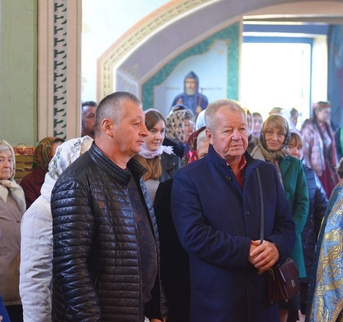  На богослужінні у Черепашинцях були вірні ПЦУ з інших громад, як от Володимир Богачук з Іванова (ліворуч) та Віктор Якимець з Бережан.