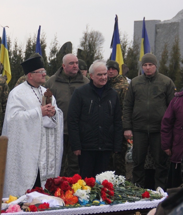 Прощальне слово виголошує Калинівський міський голова Василь Поліщук