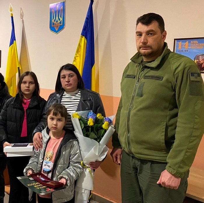 Відзнаки отримали вдова і діти загиблого воїна