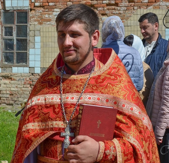 Ієрей Юрій Волощук