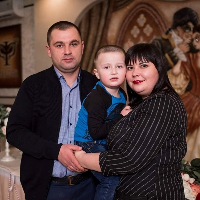 Віталій Кулак з дружиною та сином