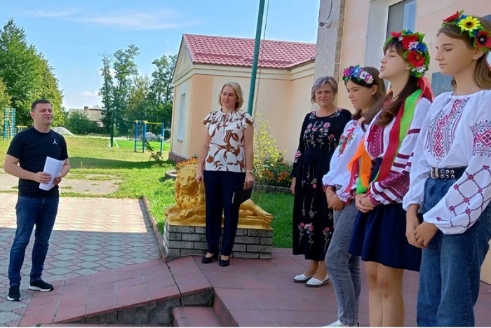 ЛІцей села Пикова Іванівської сільської ради