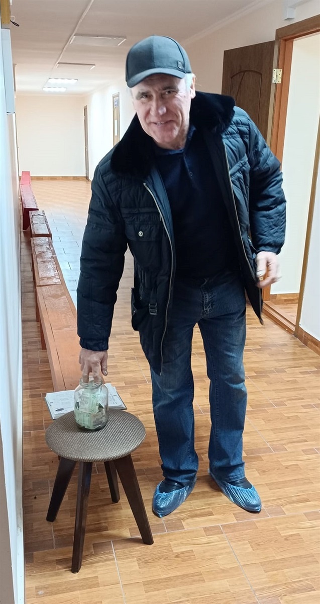 Староста села Іван Балко разом з односельчанами здав кров, а гроші за донорство пожертвував на допомогу Силам оборони.