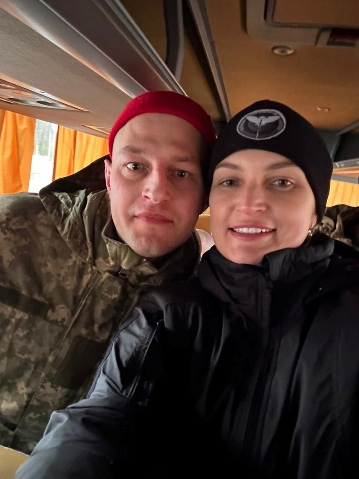 Олег Клепач та керівниця Центрального регіонального центру Координаційного штабу з питань поводження з військовополоненими Юлія Павлюк