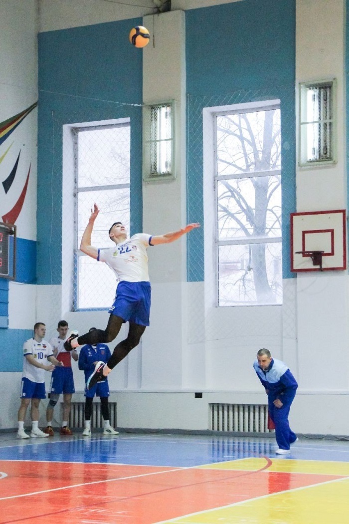 Подає М.Якушенко