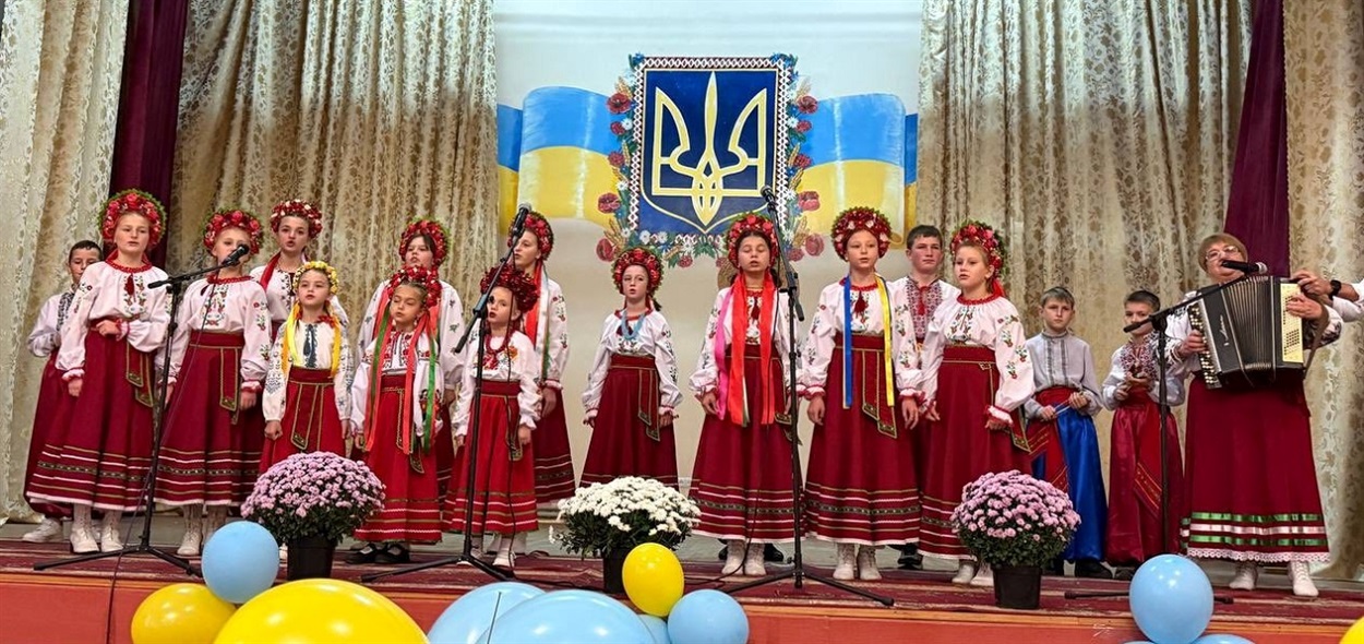 Зразковий ансамбль Веселики