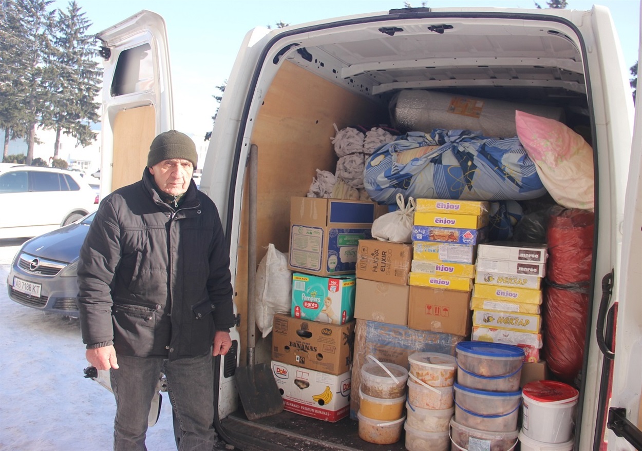 Калинівчанин Володимир Морозов повіз дві з половиною тонни вантажу для українських воїнів