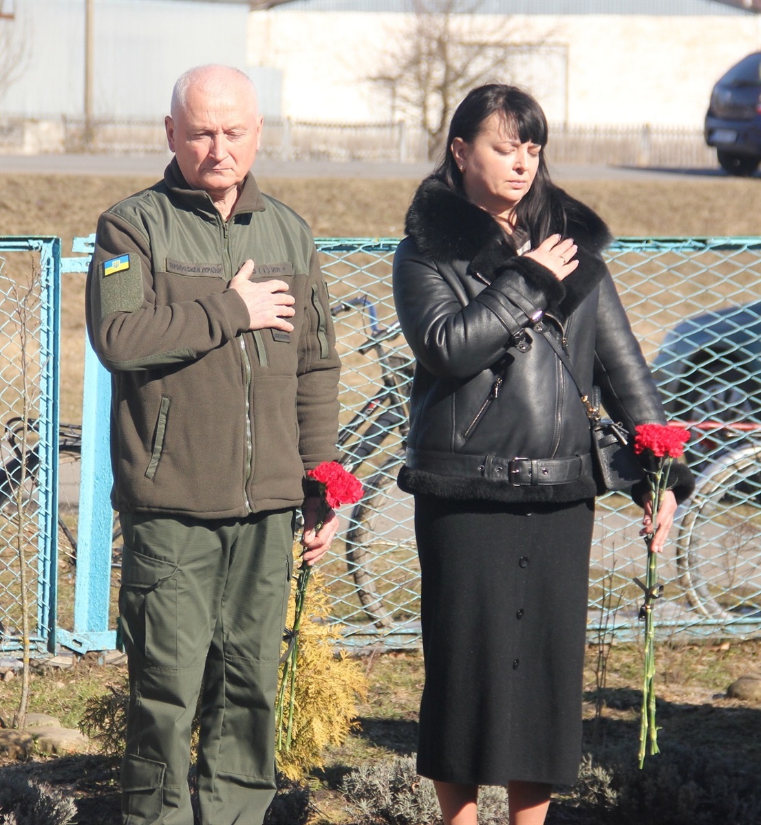 В Іванівській громаді увічнили пам’ять полеглого на війні з росією воїна-земляка