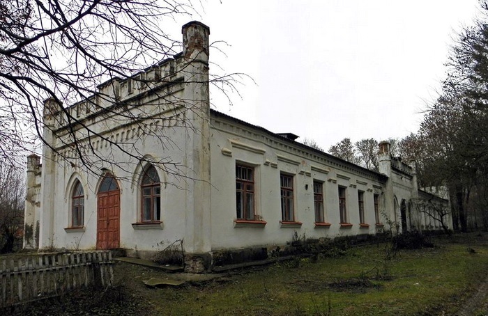 Залишки палацового комплексу у Люлинцях