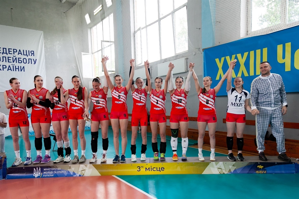 Збірна команда Вінницької області. (А.Гуменчук крайня ліворуч)
