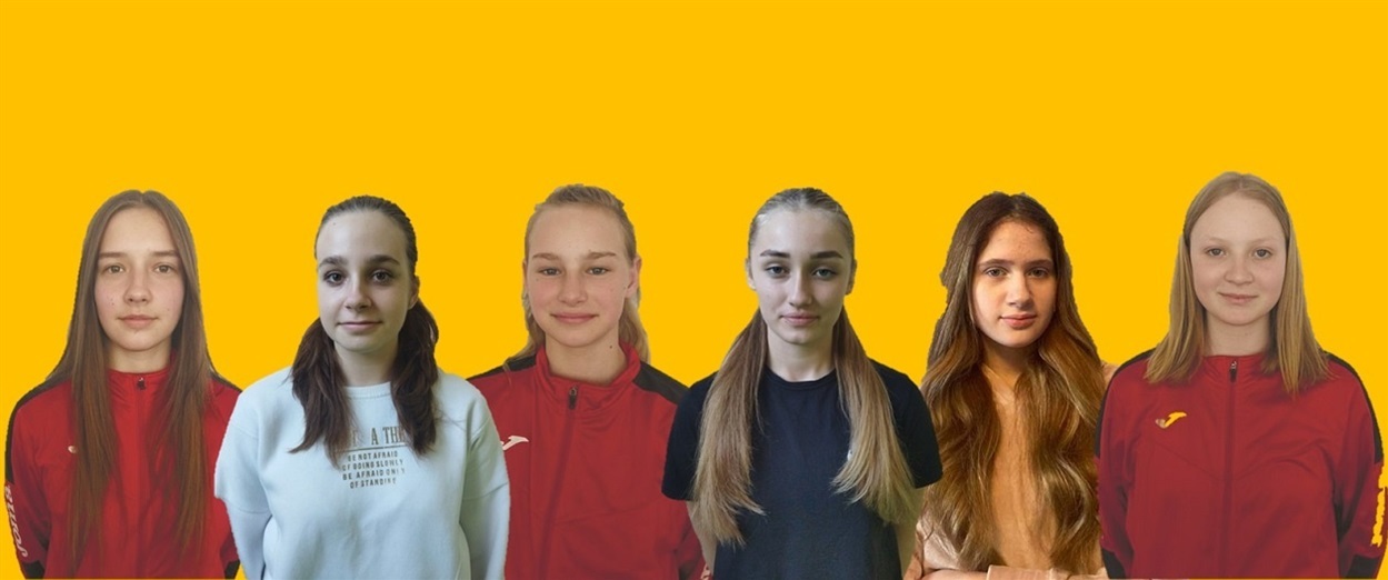 Д.Корнійчук, К.Маньківська, А.Гуменчук, В.Недовіс, Є.Дешева, Я.Воронюк (зліва праворуч)